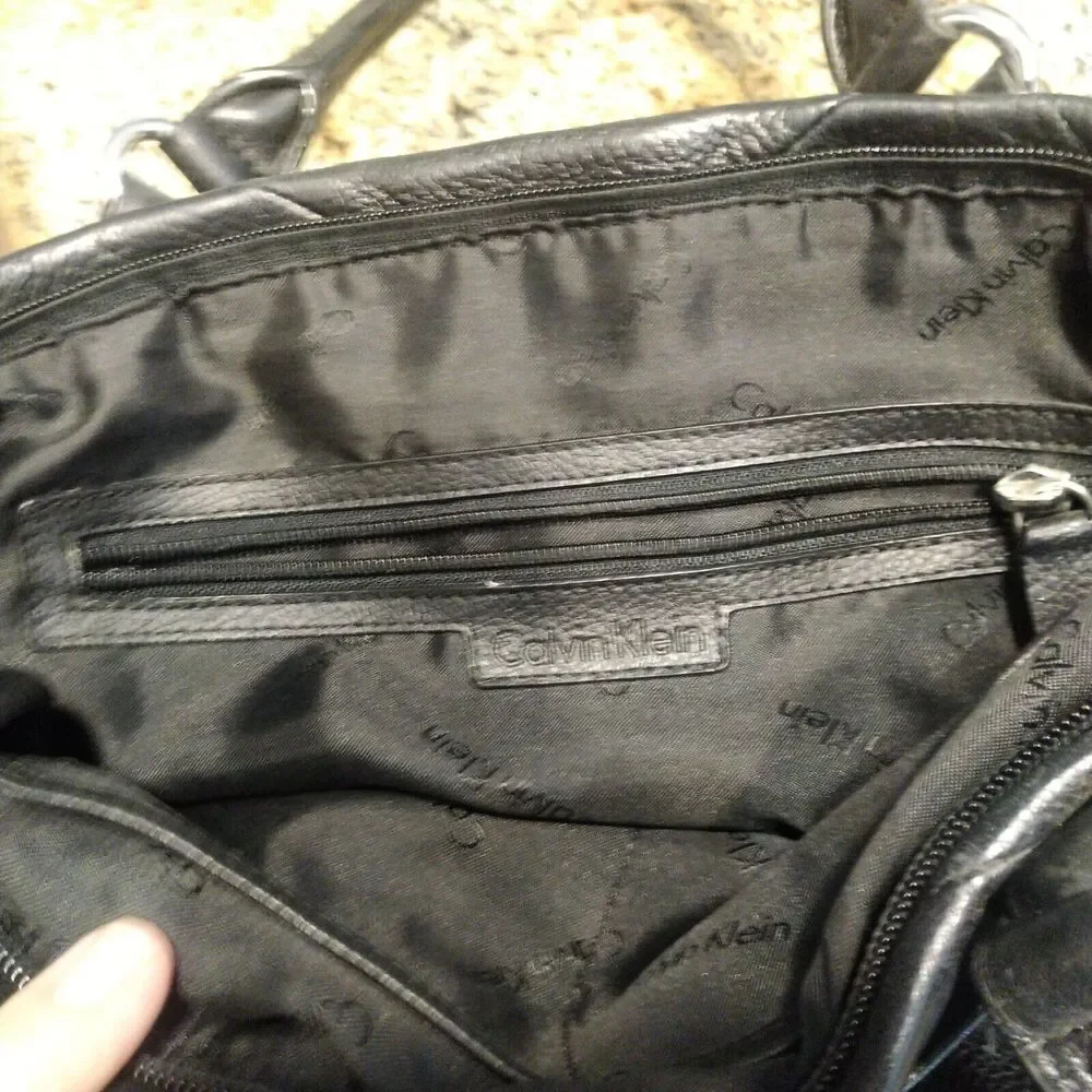 Calvin Klein Black Pebble Leather Convertible Satchel Shoulder Bag Buckle Accent